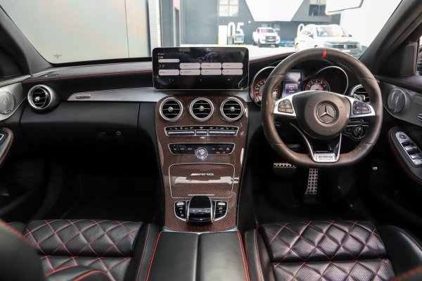 c63s front interior view